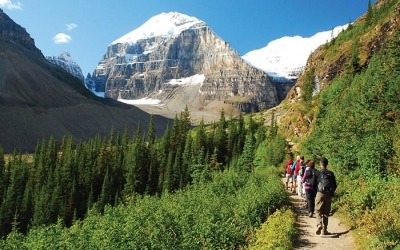 trekking canada