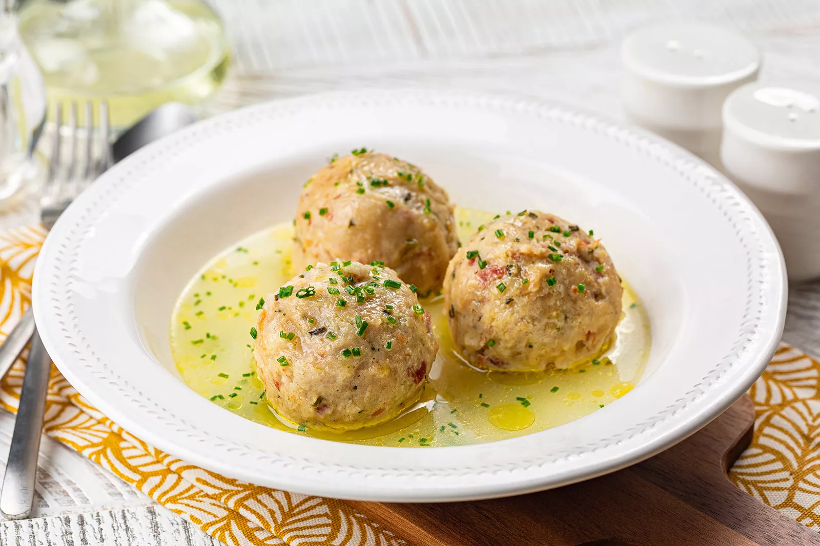 Bowl of three meatballs