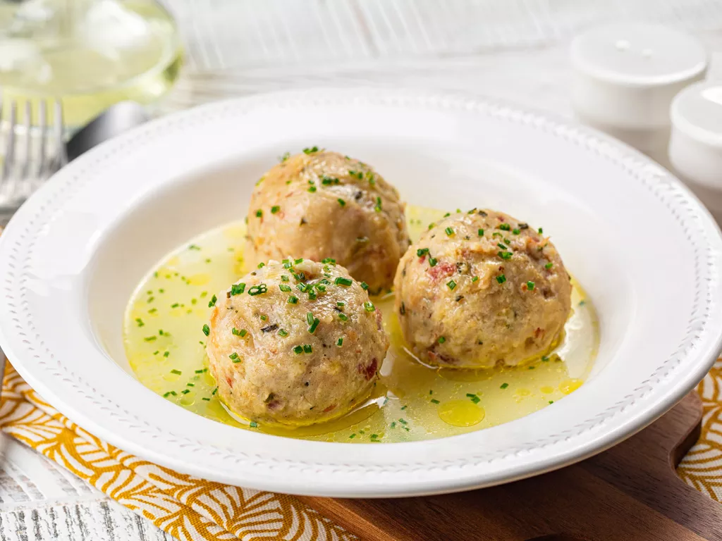 Bowl of three meatballs